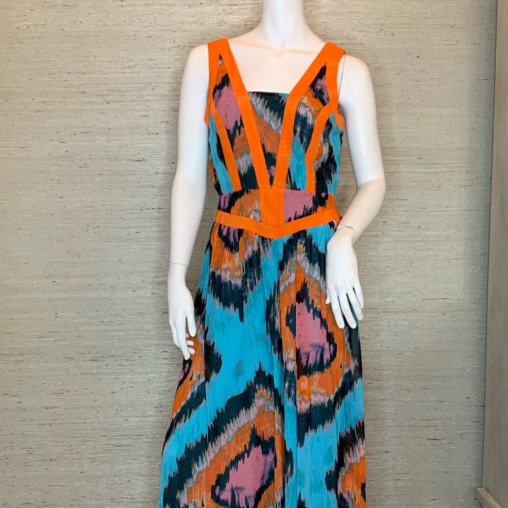 Printed maxi dress.NEW. NEVER WORN